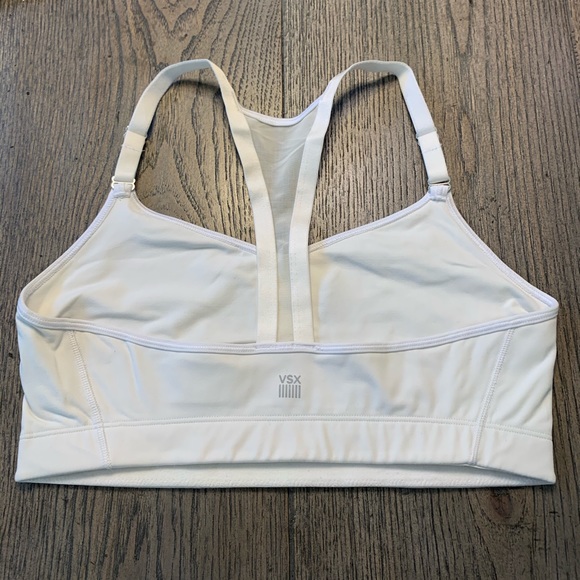 Victoria Secret - Picture 2 of 5